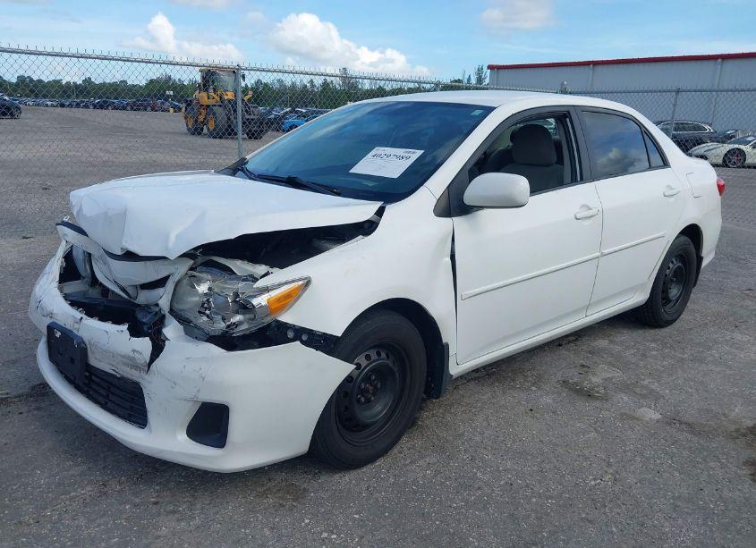 Photo 2 of 2011 Toyota Corolla LE (VIN 2T1BU4EE9BC680871)