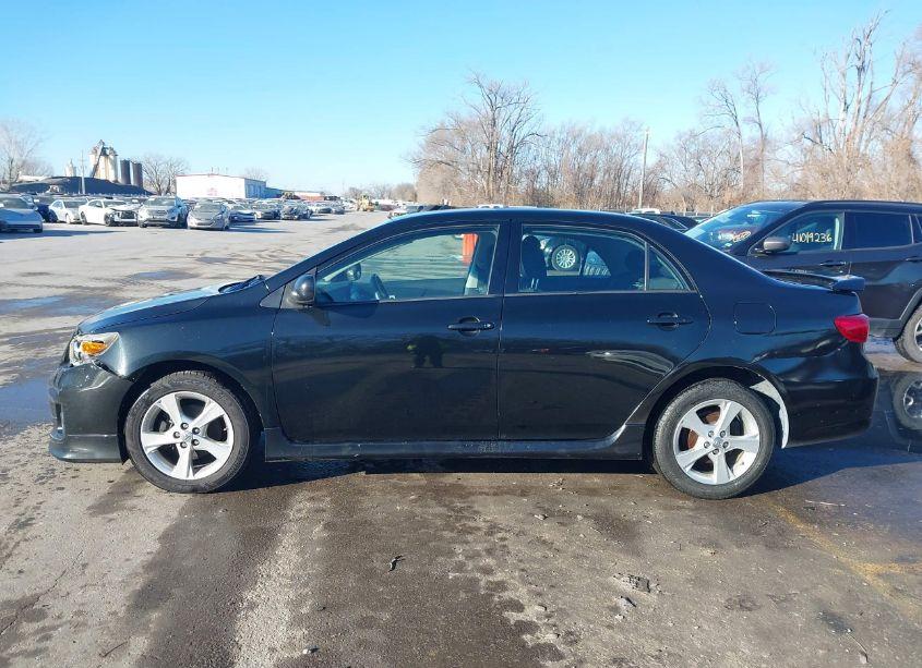 Photo 14 of 2011 Toyota Corolla S (VIN 2T1BU4EE9BC681079)