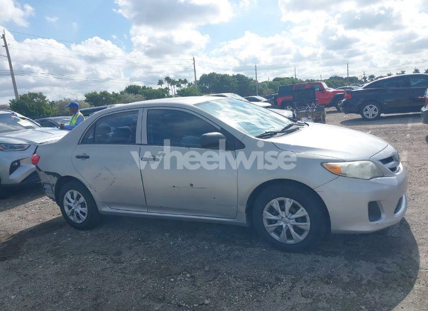 Photo 14 of 2011 Toyota Corolla N/A (VIN 2T1BU4EE9BC705283)