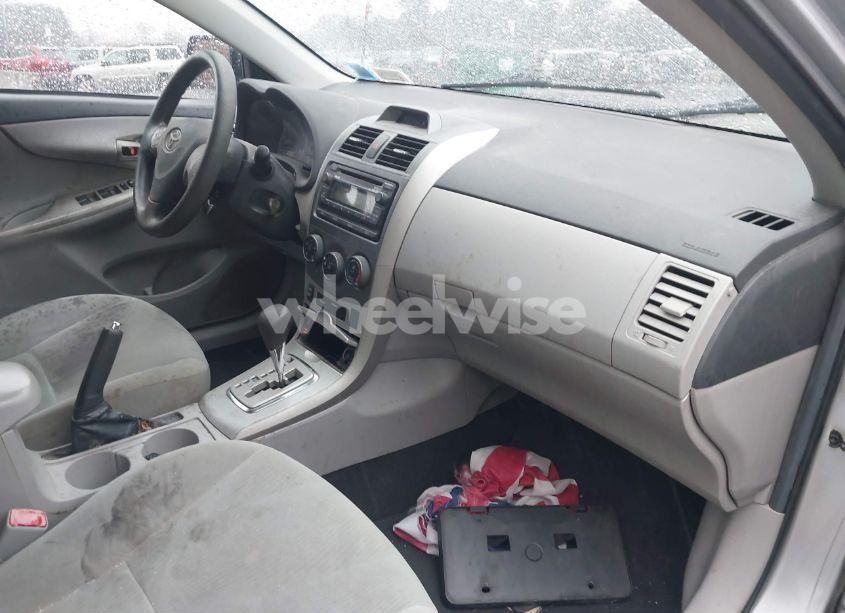 Photo 5 of 2012 Toyota Corolla LE (VIN 2T1BU4EE9CC768093)