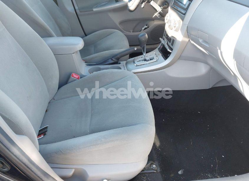 Photo 5 of 2012 Toyota Corolla LE (VIN 2T1BU4EE9CC802520)