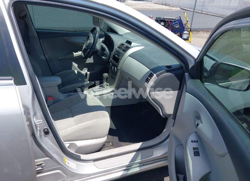 Photo 5 of 2012 Toyota Corolla LE (VIN 2T1BU4EE9CC847750)