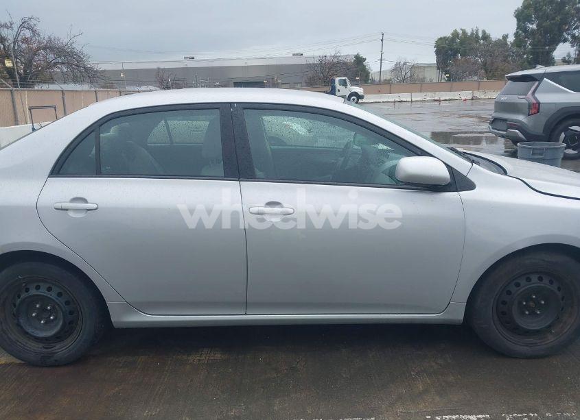 Photo 13 of 2012 Toyota Corolla LE (VIN 2T1BU4EE9CC860384)