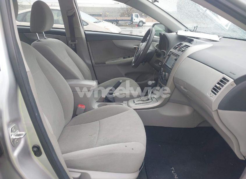 Photo 5 of 2012 Toyota Corolla LE (VIN 2T1BU4EE9CC860384)