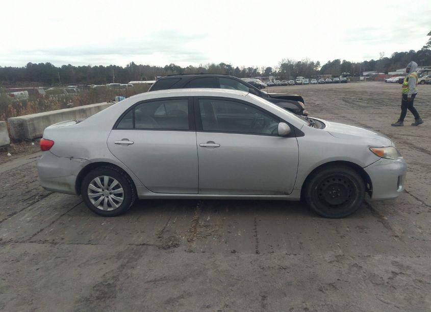 Photo 13 of 2012 Toyota Corolla LE (VIN 2T1BU4EE9CC909163)