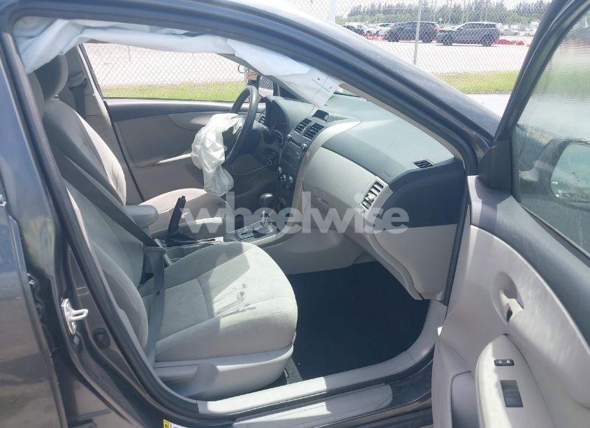 Photo 5 of 2012 Toyota Corolla L (VIN 2T1BU4EE9CC913990)