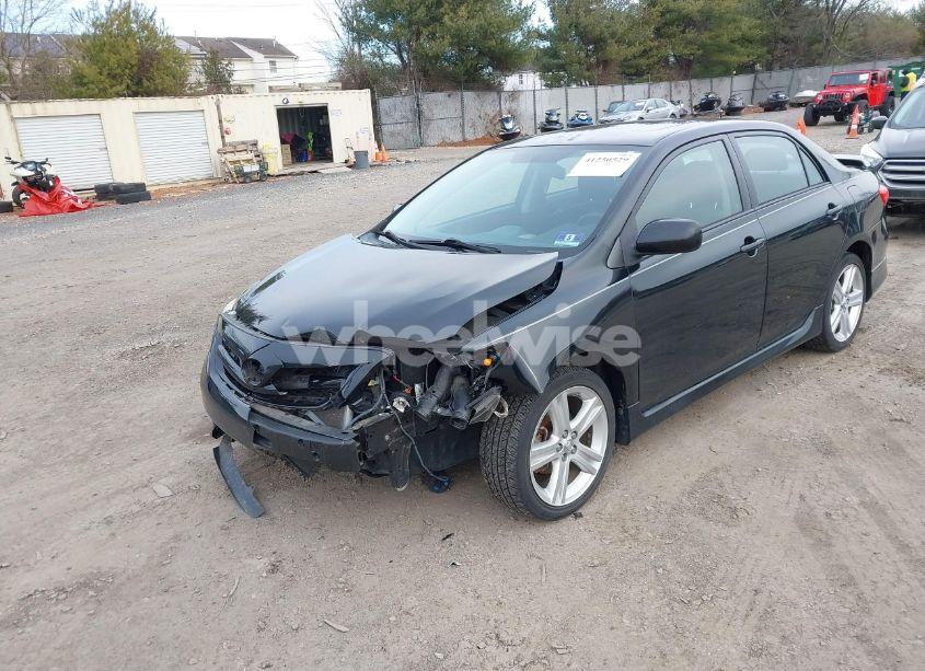 Photo 2 of 2013 Toyota Corolla S (VIN 2T1BU4EE9DC013947)