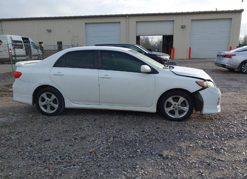 Photo 14 of 2013 Toyota Corolla S (VIN 2T1BU4EE9DC049654)