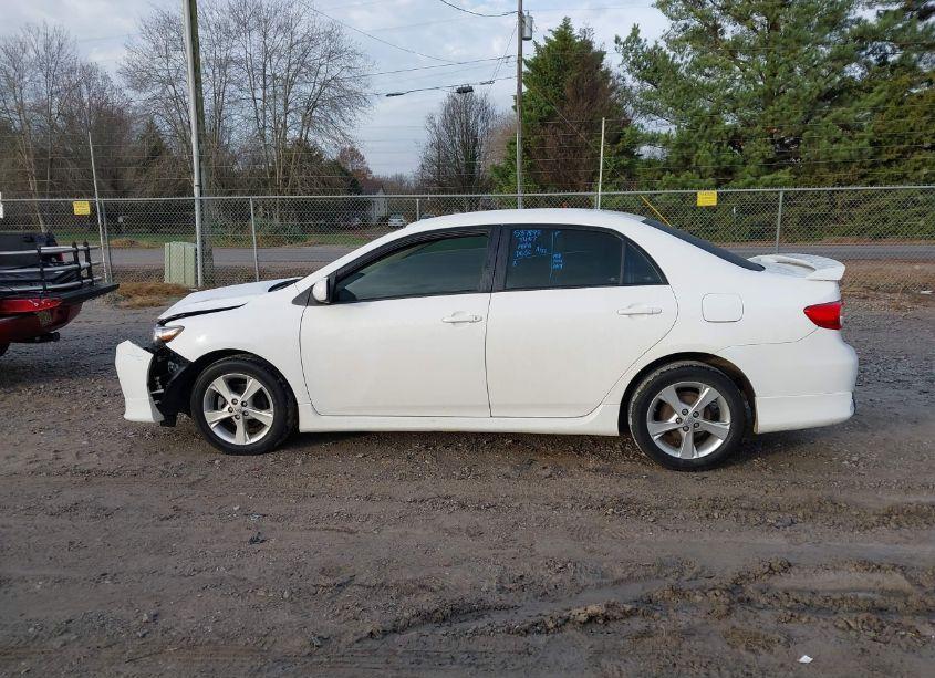 Photo 15 of 2013 Toyota Corolla S (VIN 2T1BU4EE9DC049654)