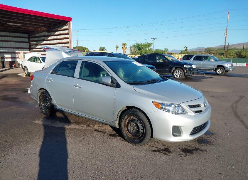 2013 Toyota Corolla L (VIN 2T1BU4EE9DC054496) main photo