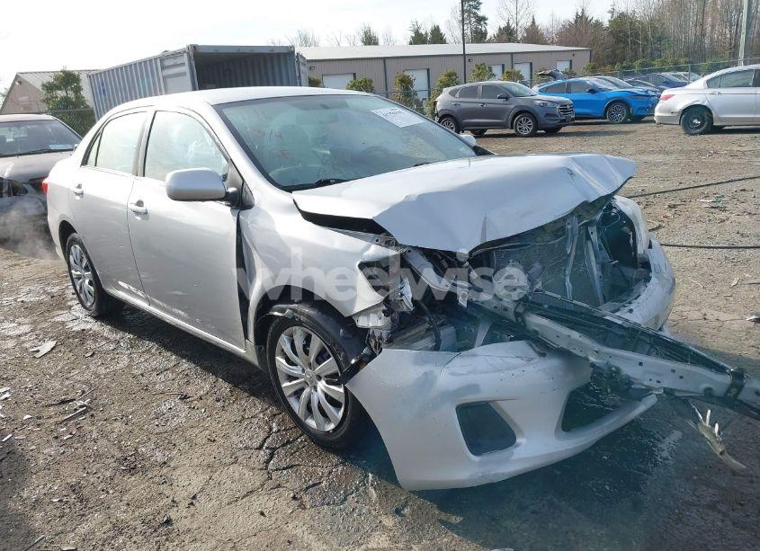 2013 Toyota Corolla LE (VIN 2T1BU4EE9DC079589) main photo