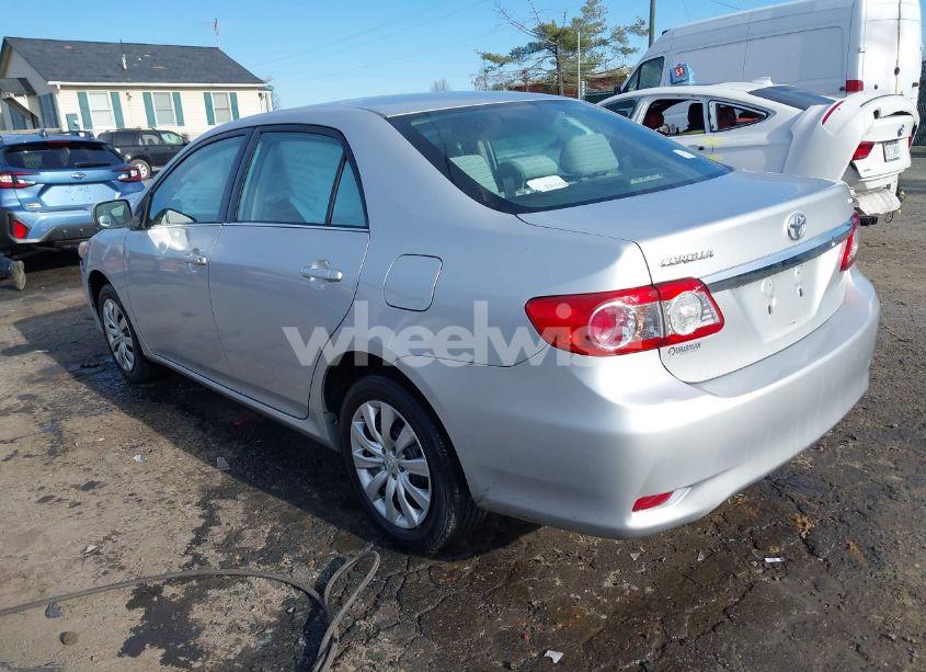 Photo 3 of 2013 Toyota Corolla LE (VIN 2T1BU4EE9DC079589)