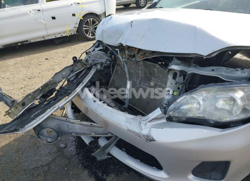 Photo 6 of 2013 Toyota Corolla LE (VIN 2T1BU4EE9DC079589)