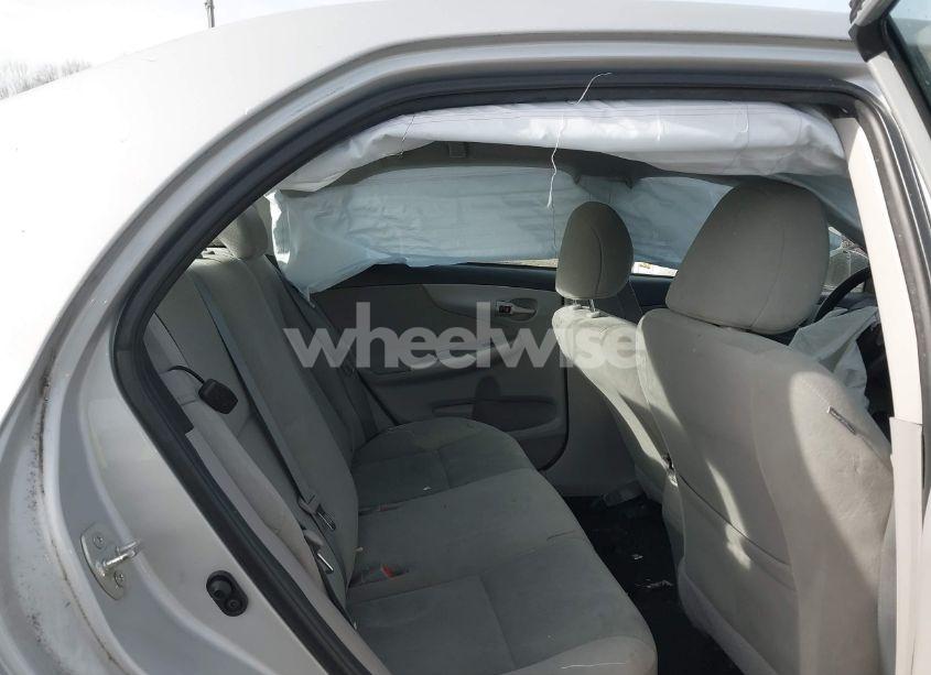 Photo 8 of 2013 Toyota Corolla LE (VIN 2T1BU4EE9DC079589)