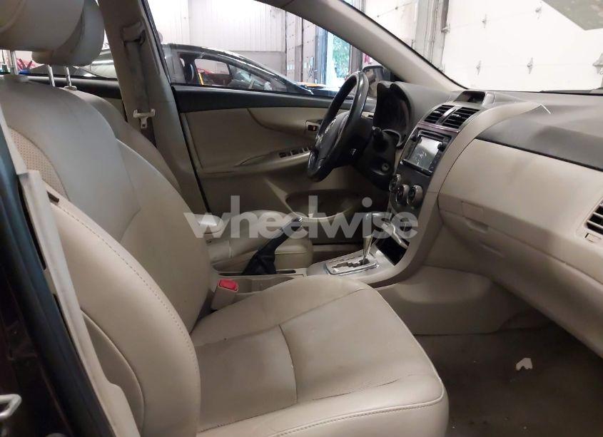 Photo 5 of 2013 Toyota Corolla LE SPECIAL EDITION (VIN 2T1BU4EE9DC096537)