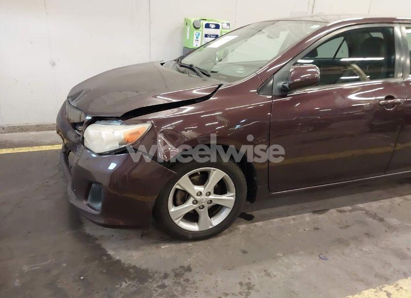Photo 6 of 2013 Toyota Corolla LE SPECIAL EDITION (VIN 2T1BU4EE9DC096537)