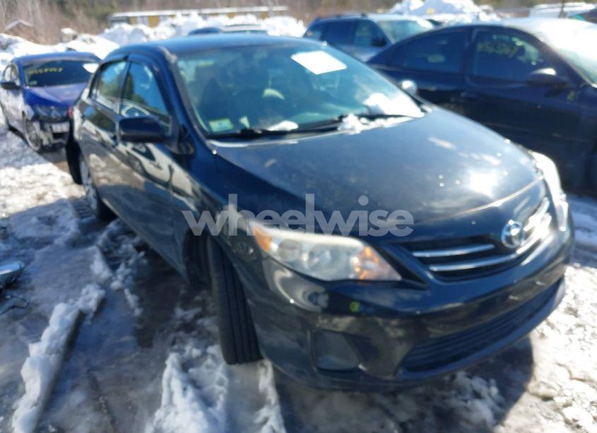 2013 Toyota Corolla LE (VIN 2T1BU4EE9DC102465) main photo