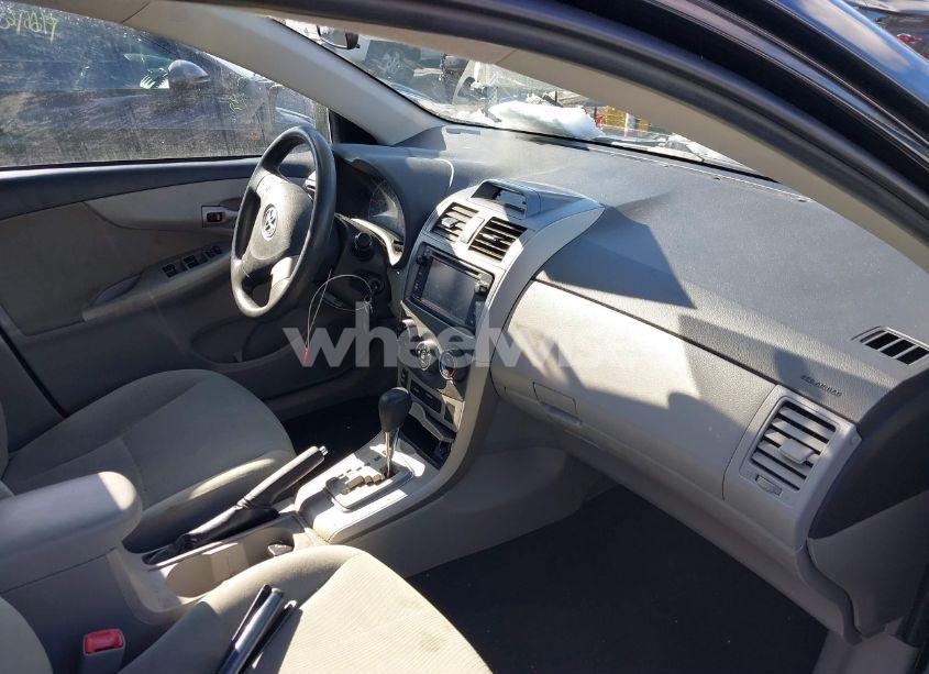 Photo 5 of 2013 Toyota Corolla LE (VIN 2T1BU4EE9DC102465)