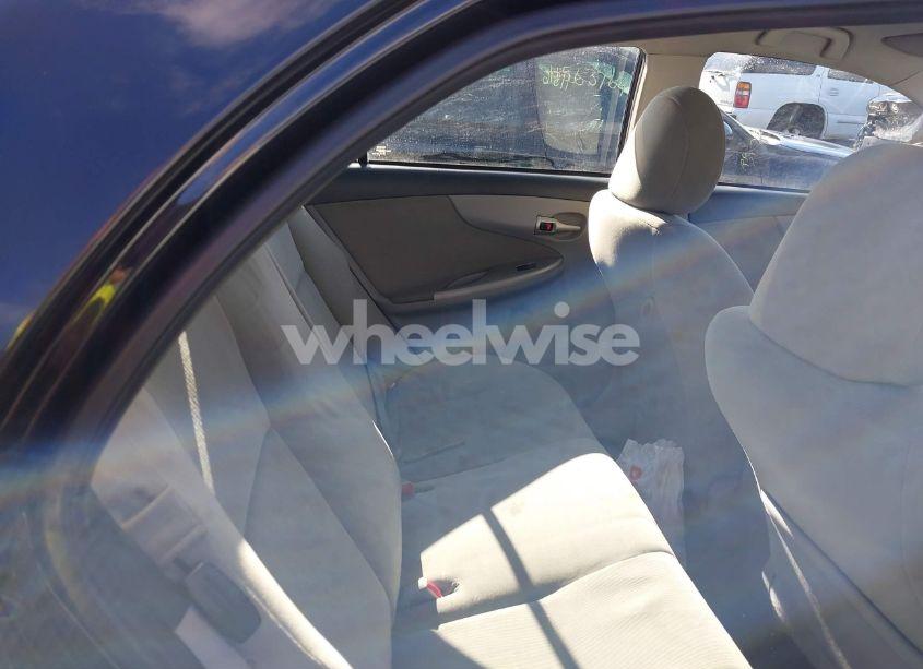 Photo 8 of 2013 Toyota Corolla LE (VIN 2T1BU4EE9DC102465)