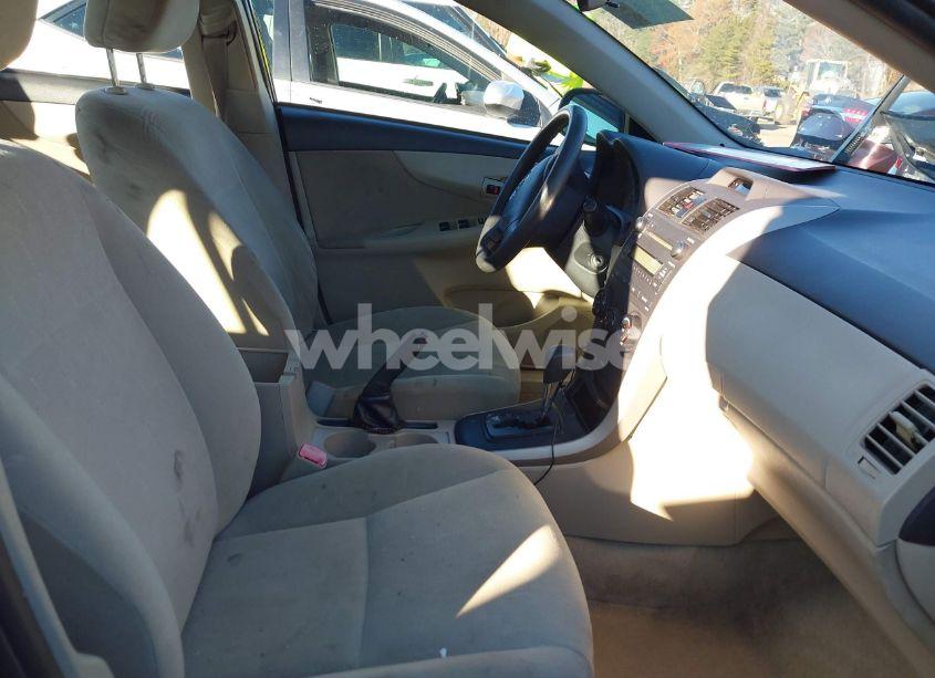 Photo 5 of 2013 Toyota Corolla L (VIN 2T1BU4EE9DC113935)