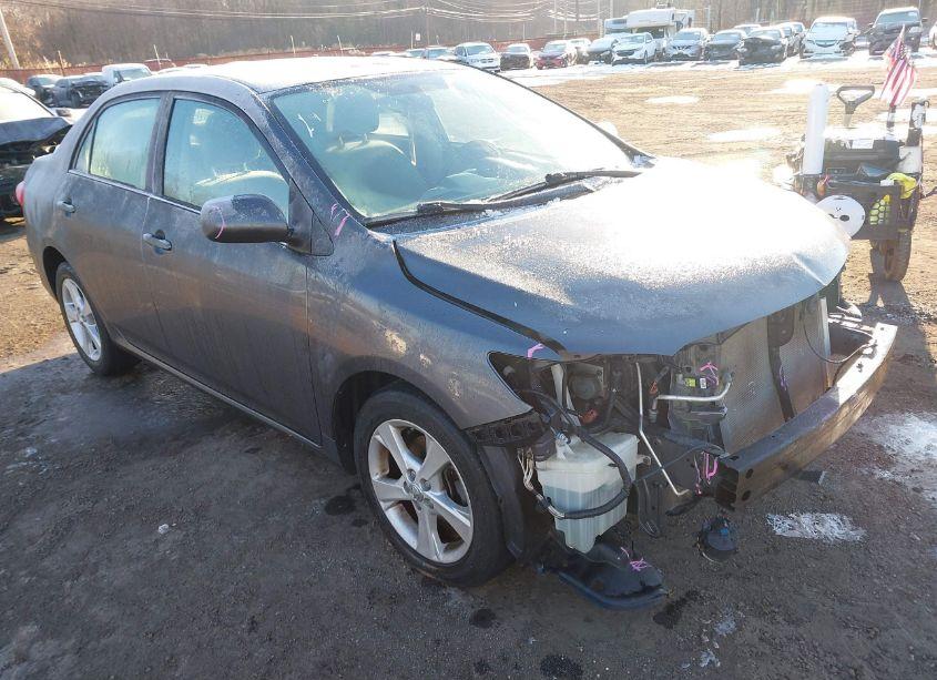 Photo 18 of 2013 Toyota Corolla LE (VIN 2T1BU4EE9DC115846)