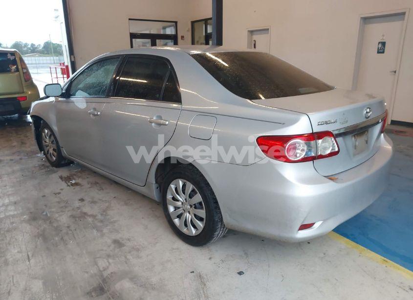 Photo 3 of 2013 Toyota Corolla LE (VIN 2T1BU4EE9DC119122)