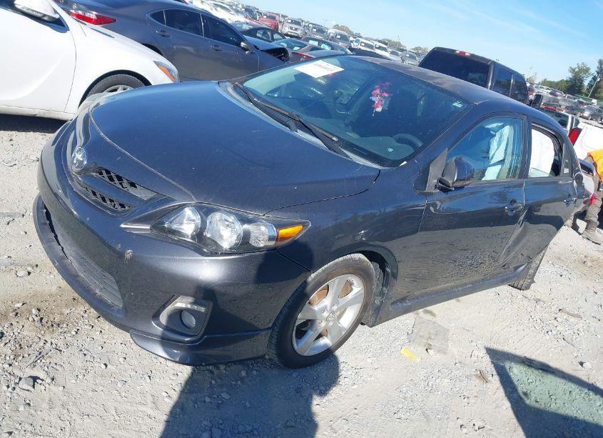 Photo 2 of 2013 Toyota Corolla S (VIN 2T1BU4EE9DC125289)