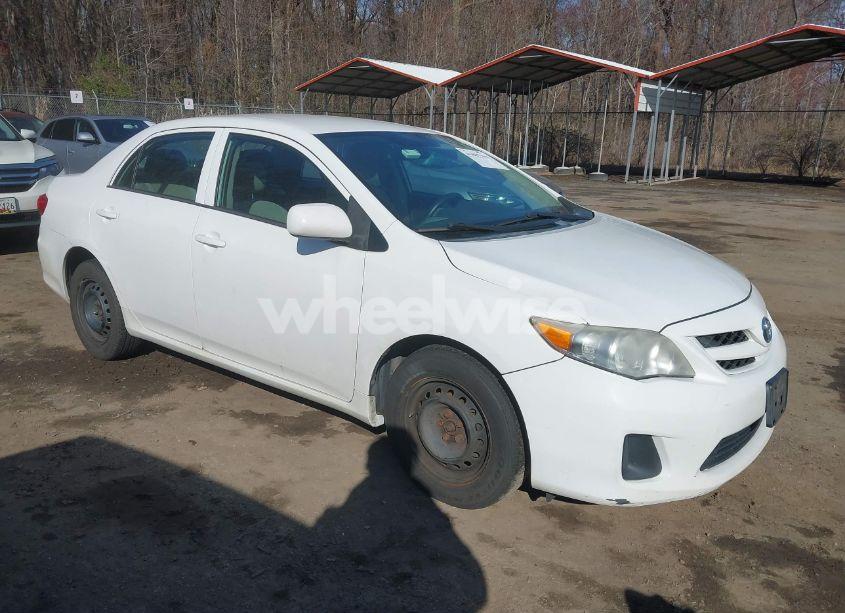 2013 Toyota Corolla L (VIN 2T1BU4EE9DC128080) main photo