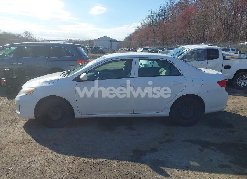 Photo 13 of 2013 Toyota Corolla L (VIN 2T1BU4EE9DC128080)