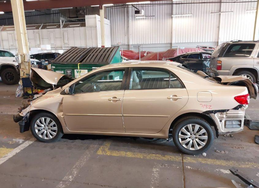 Photo 13 of 2013 Toyota Corolla LE (VIN 2T1BU4EE9DC925395)