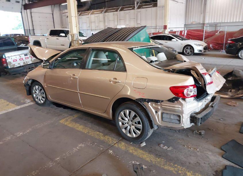 Photo 3 of 2013 Toyota Corolla LE (VIN 2T1BU4EE9DC925395)