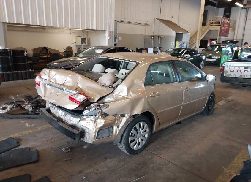 Photo 4 of 2013 Toyota Corolla LE (VIN 2T1BU4EE9DC925395)