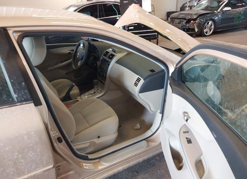 Photo 5 of 2013 Toyota Corolla LE (VIN 2T1BU4EE9DC925395)