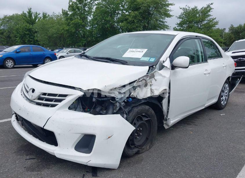 Photo 2 of 2013 Toyota Corolla LE (VIN 2T1BU4EE9DC935652)