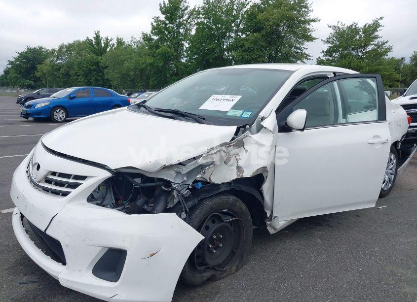 Photo 6 of 2013 Toyota Corolla LE (VIN 2T1BU4EE9DC935652)