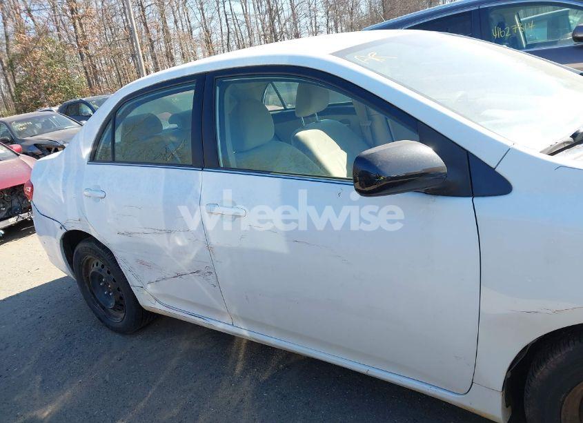 Photo 13 of 2013 Toyota Corolla LE (VIN 2T1BU4EE9DC939216)