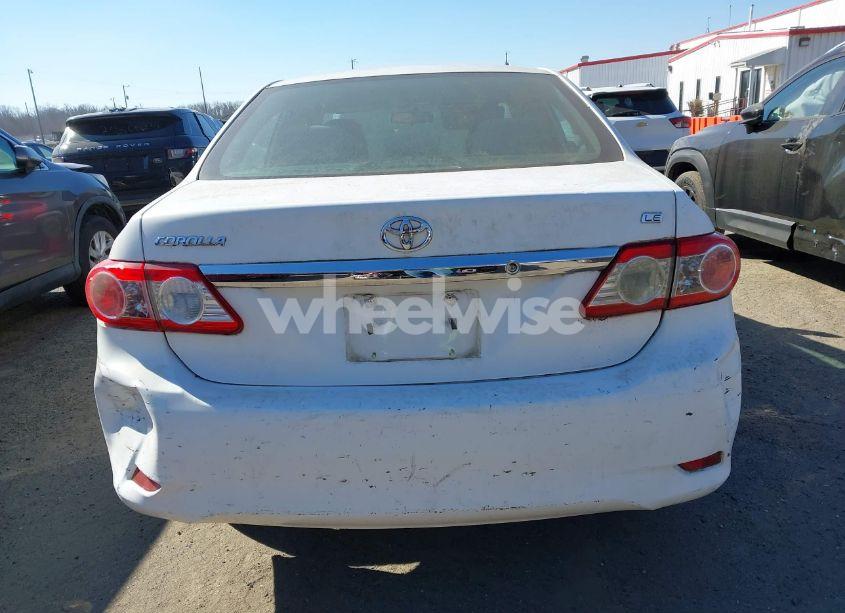 Photo 16 of 2013 Toyota Corolla LE (VIN 2T1BU4EE9DC939216)