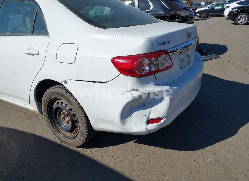 Photo 6 of 2013 Toyota Corolla LE (VIN 2T1BU4EE9DC939216)