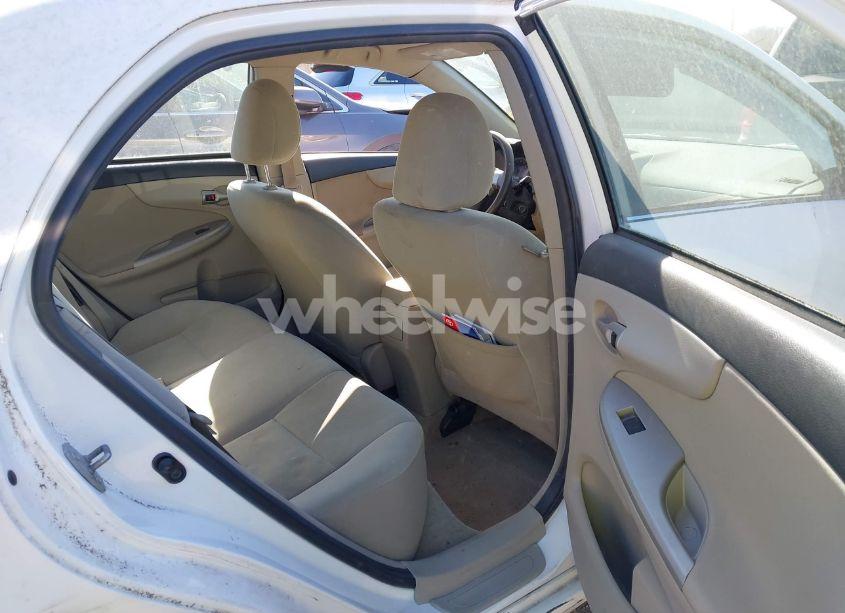 Photo 8 of 2013 Toyota Corolla LE (VIN 2T1BU4EE9DC939216)