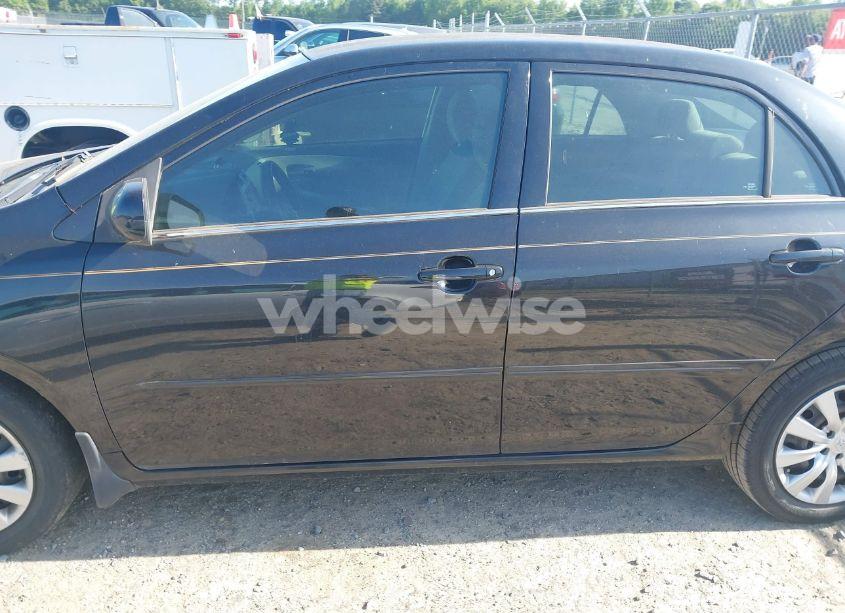 Photo 14 of 2013 Toyota Corolla LE (VIN 2T1BU4EE9DC941502)