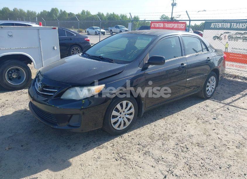 Photo 2 of 2013 Toyota Corolla LE (VIN 2T1BU4EE9DC941502)