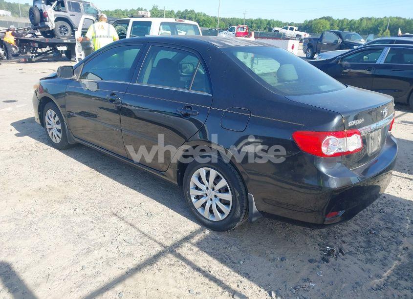 Photo 3 of 2013 Toyota Corolla LE (VIN 2T1BU4EE9DC941502)
