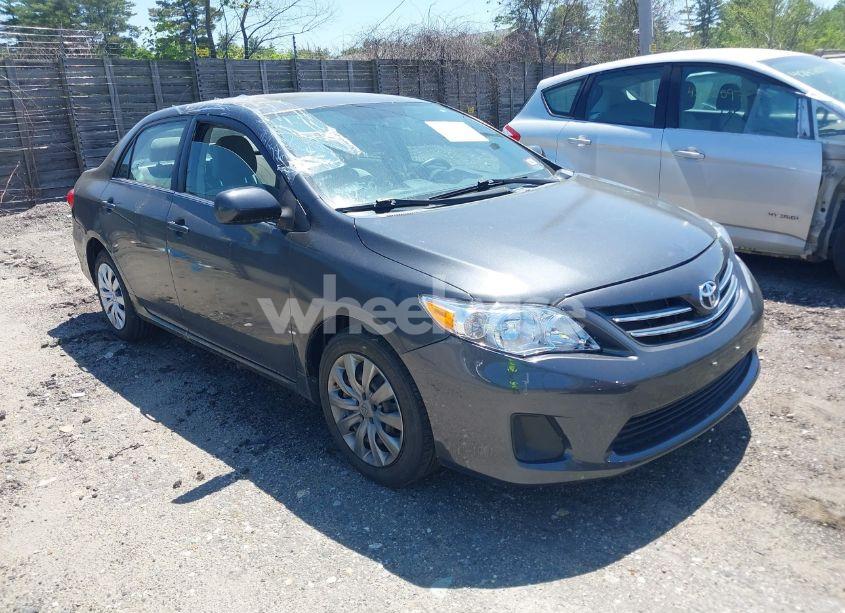 2013 Toyota Corolla LE (VIN 2T1BU4EE9DC947526) main photo