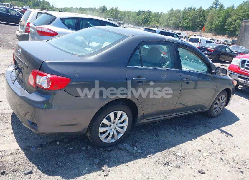 Photo 13 of 2013 Toyota Corolla LE (VIN 2T1BU4EE9DC947526)
