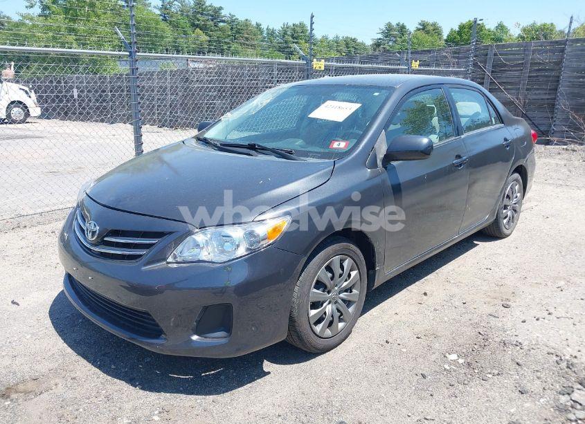 Photo 2 of 2013 Toyota Corolla LE (VIN 2T1BU4EE9DC947526)