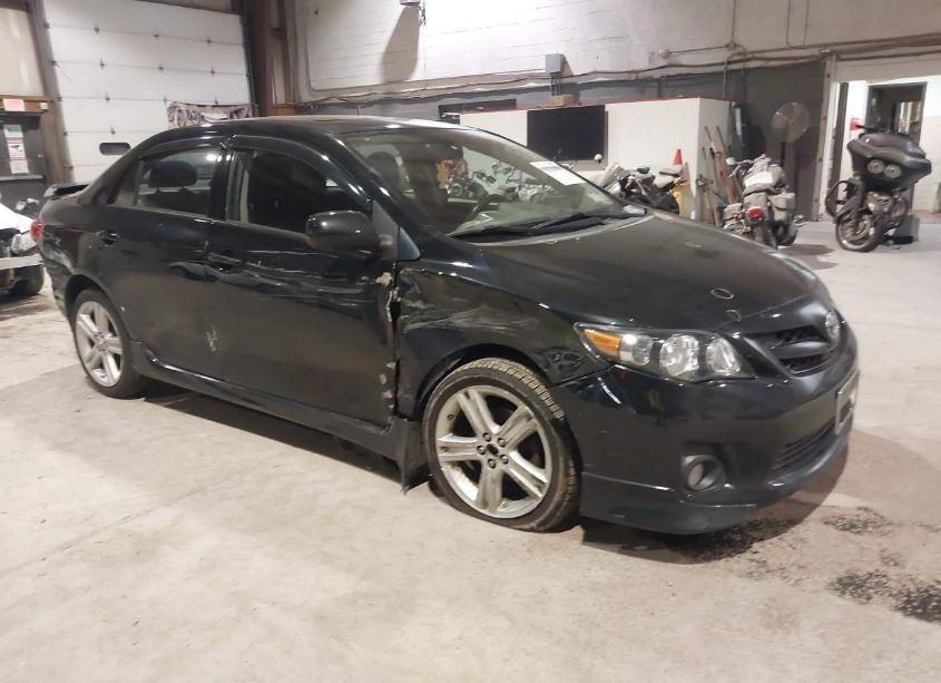 2013 Toyota Corolla S (VIN 2T1BU4EE9DC951205) main photo