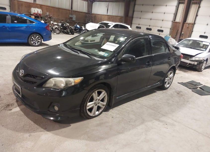 Photo 2 of 2013 Toyota Corolla S (VIN 2T1BU4EE9DC951205)