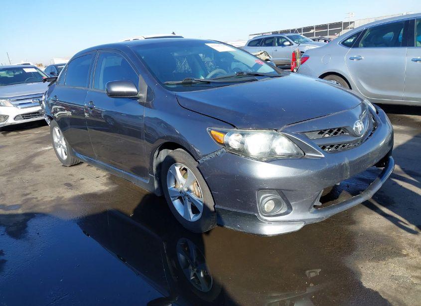 2013 Toyota Corolla S (VIN 2T1BU4EE9DC958008) main photo