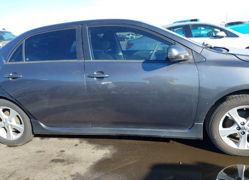 Photo 13 of 2013 Toyota Corolla S (VIN 2T1BU4EE9DC958008)