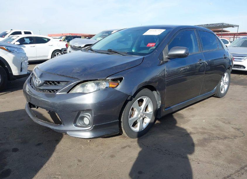 Photo 2 of 2013 Toyota Corolla S (VIN 2T1BU4EE9DC958008)
